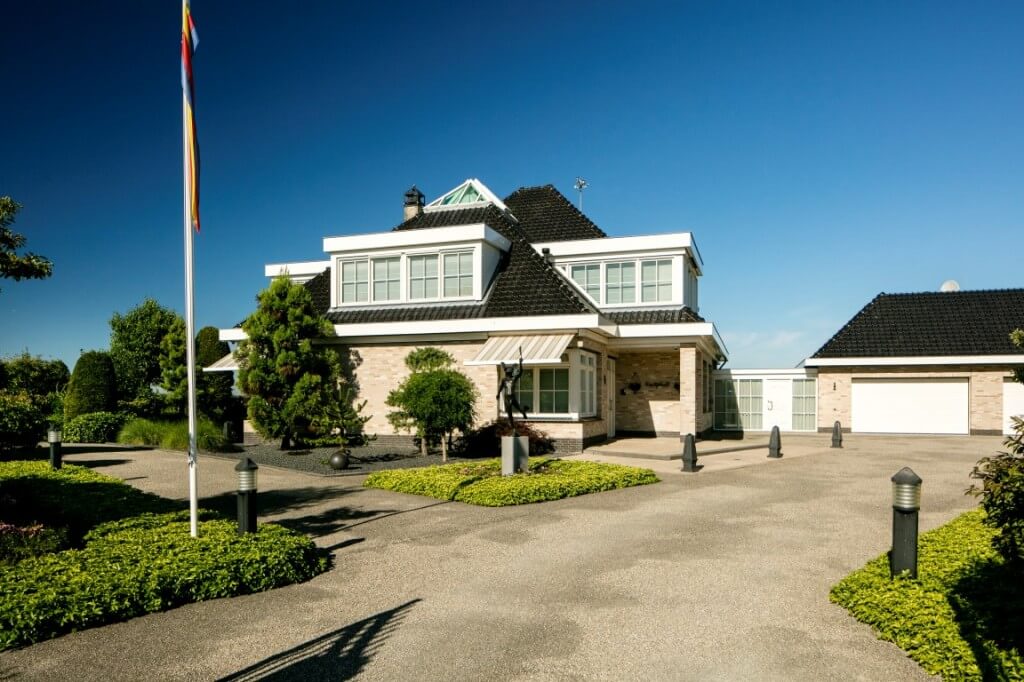 Duurzame-stolpboerderij-pyramide-dak-moderne-architect-Zijlstra-Schipper-Architecten-Wormer-Noord-Holland-04